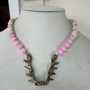 Puka shell antler accent necklace